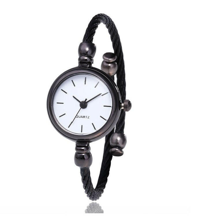 Women's Bracelet-Style Fashion Quartz Watch.