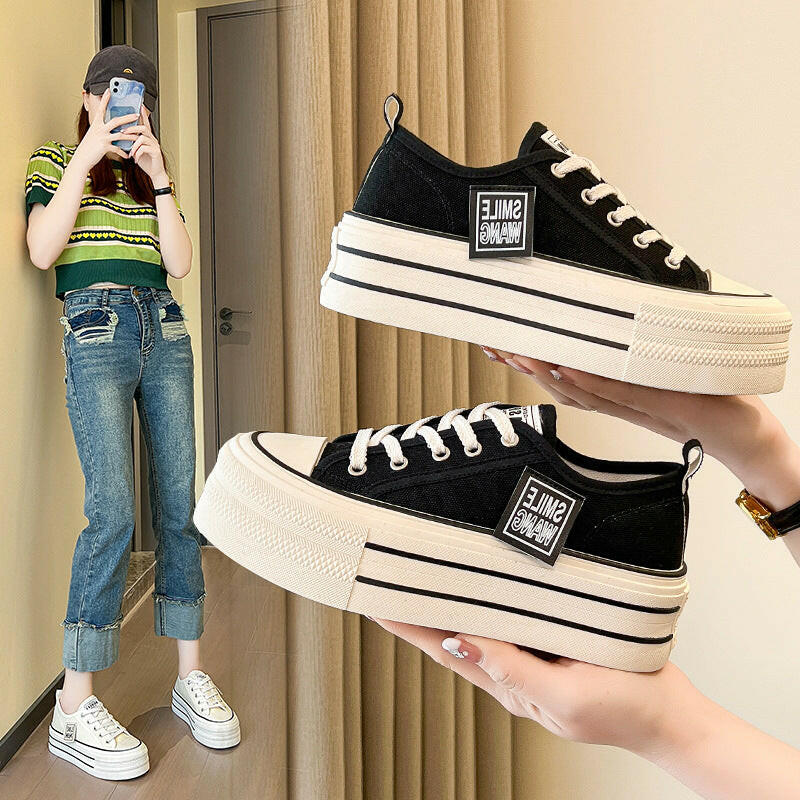 Sponge cake versatile breathable sports casual white shoes retro board shoes.