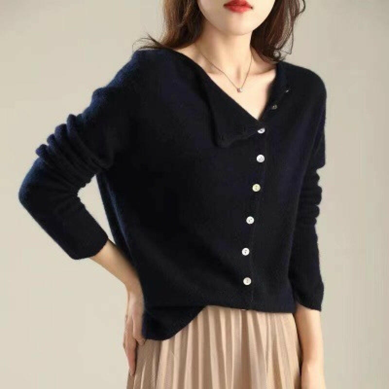 French Retro Round Neck Cashmere Knitted Cardigan – Elegant Autumn Casual Top.