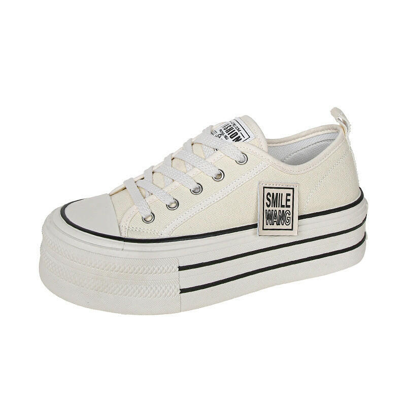 Sponge cake versatile breathable sports casual white shoes retro board shoes.