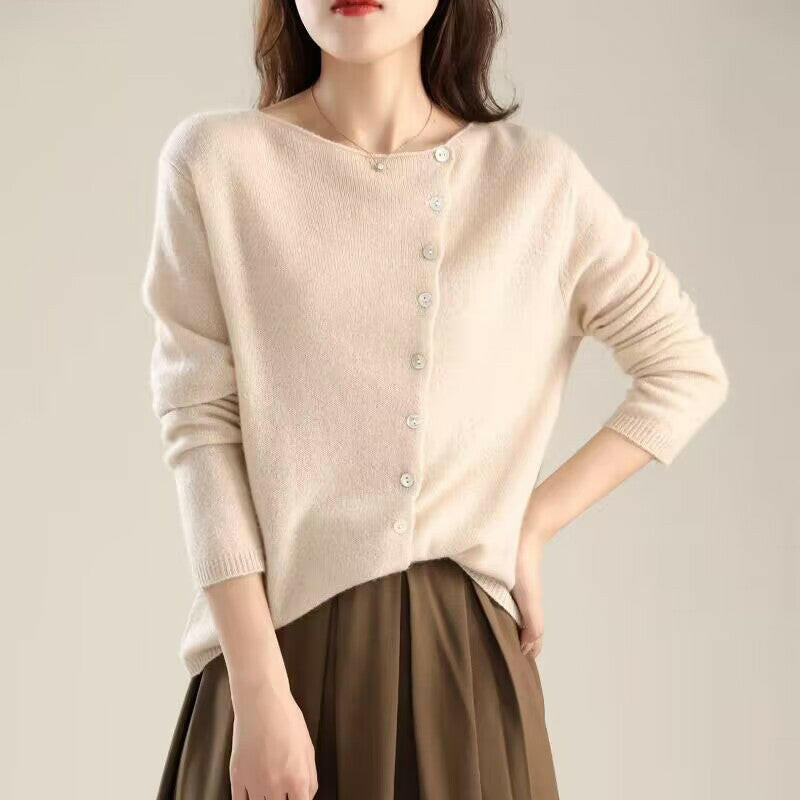 French Retro Round Neck Cashmere Knitted Cardigan – Elegant Autumn Casual Top.