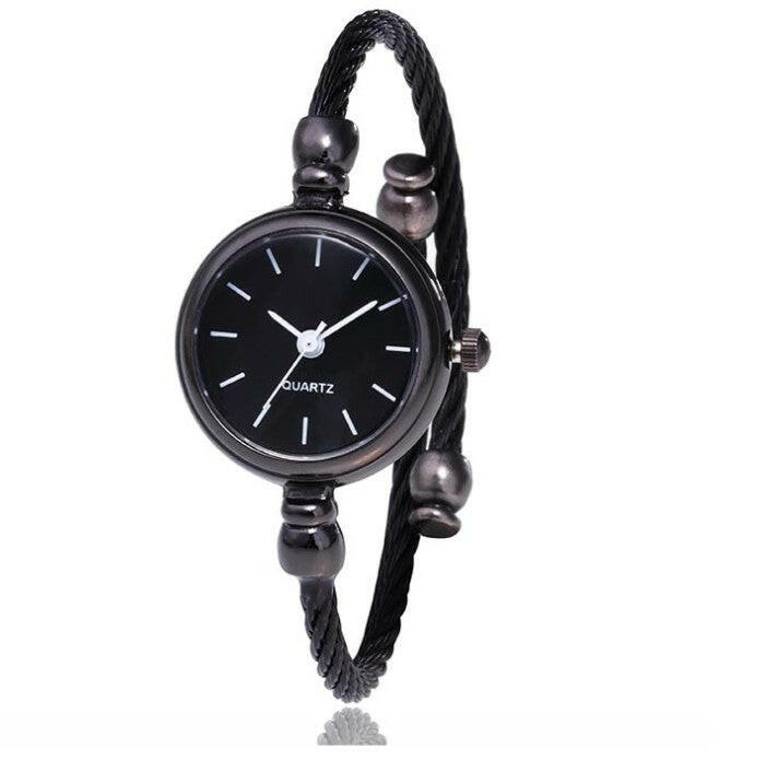 Women's Bracelet-Style Fashion Quartz Watch.