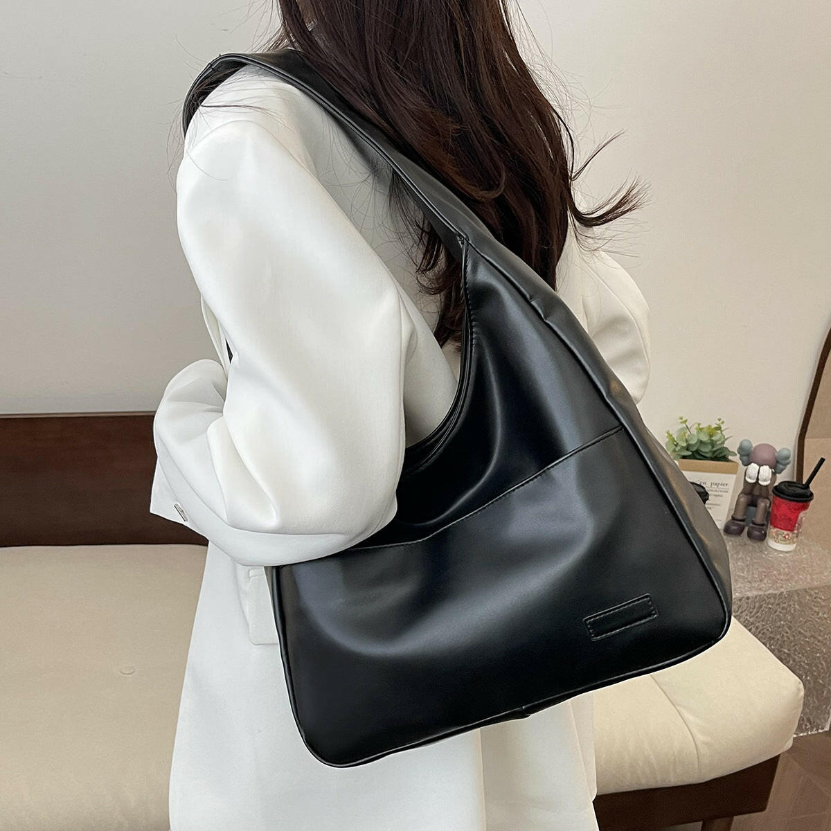 Retro Simple Bucket Bag soft PU leather tote bag large capacity fashion casual tote bags for women.