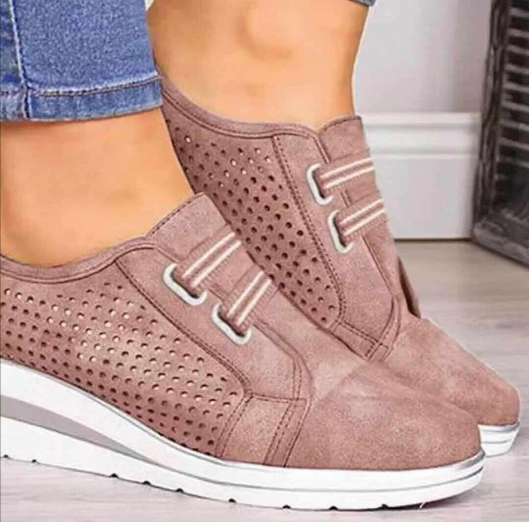 Women’s Comfy Platform Shoes.