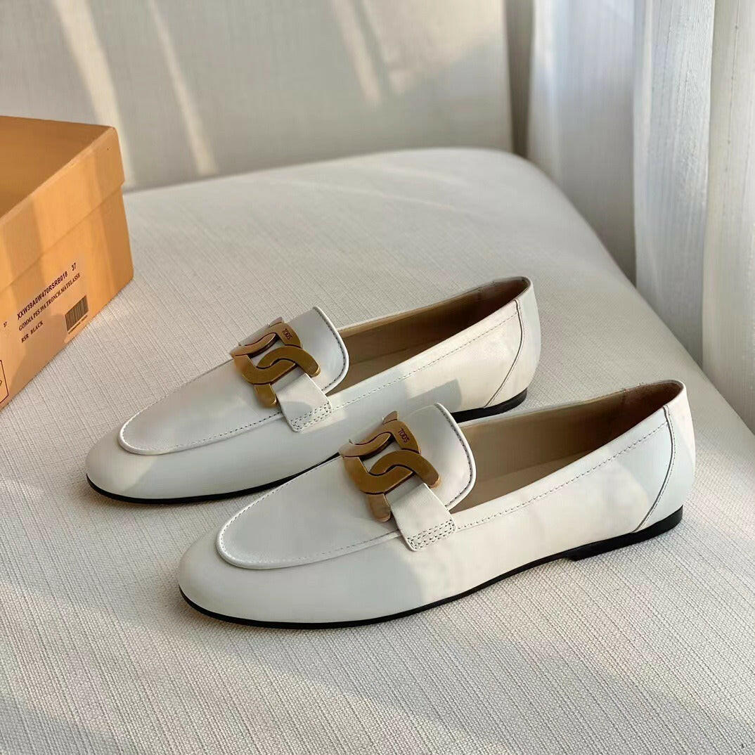 Metal Buckle White Black Leather Shoes British Retro Flat Heel Oxfords Office Ladies Career Shoes Women.