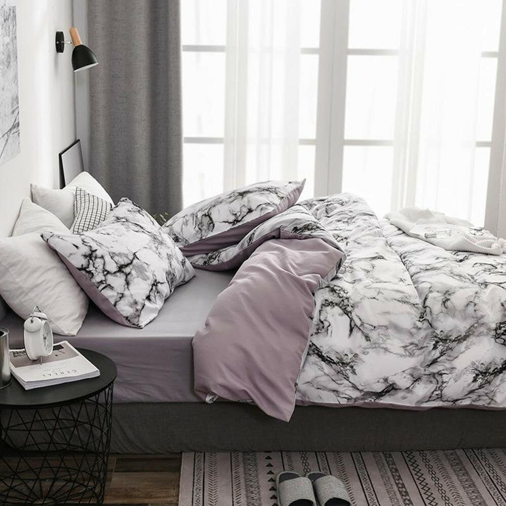 The Bedroom Bedding Is A Comfortable White Marble Pattern Printed Duvet Cover (2/3 Piece Set).