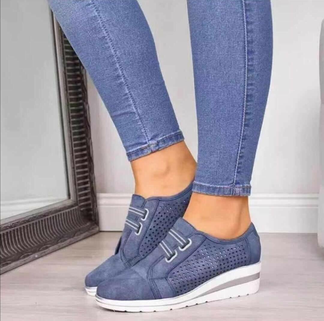 Women’s Comfy Platform Shoes.