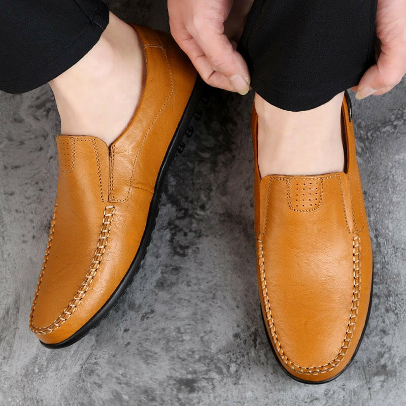 Genuine Leather Men's Moccasin Shoes – Breathable Italian Loafers for Casual Comfort.