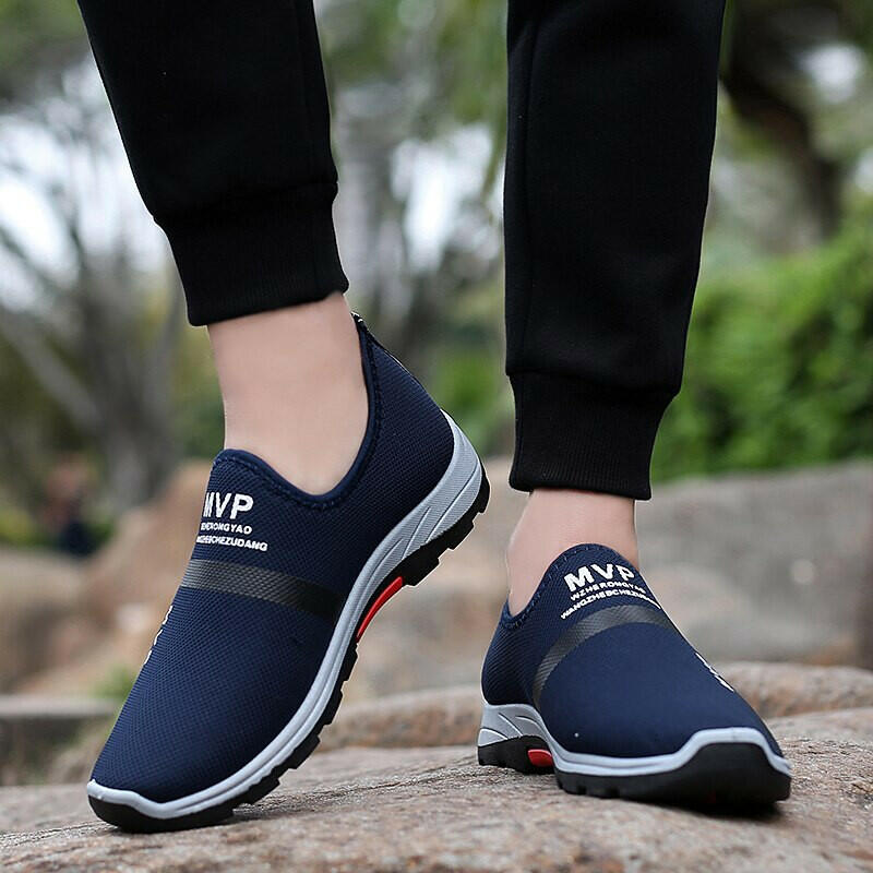 Summer Mesh Men Shoes Lightweight Sneakers Men Fashion Casual Walking Shoes Breathable Slip on Mens Loafers Zapatillas Hombre.